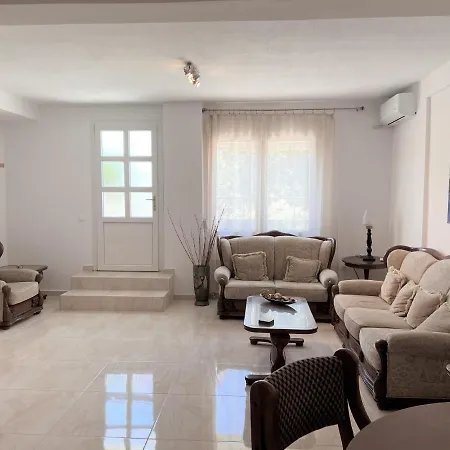Verano House Nea Triglia